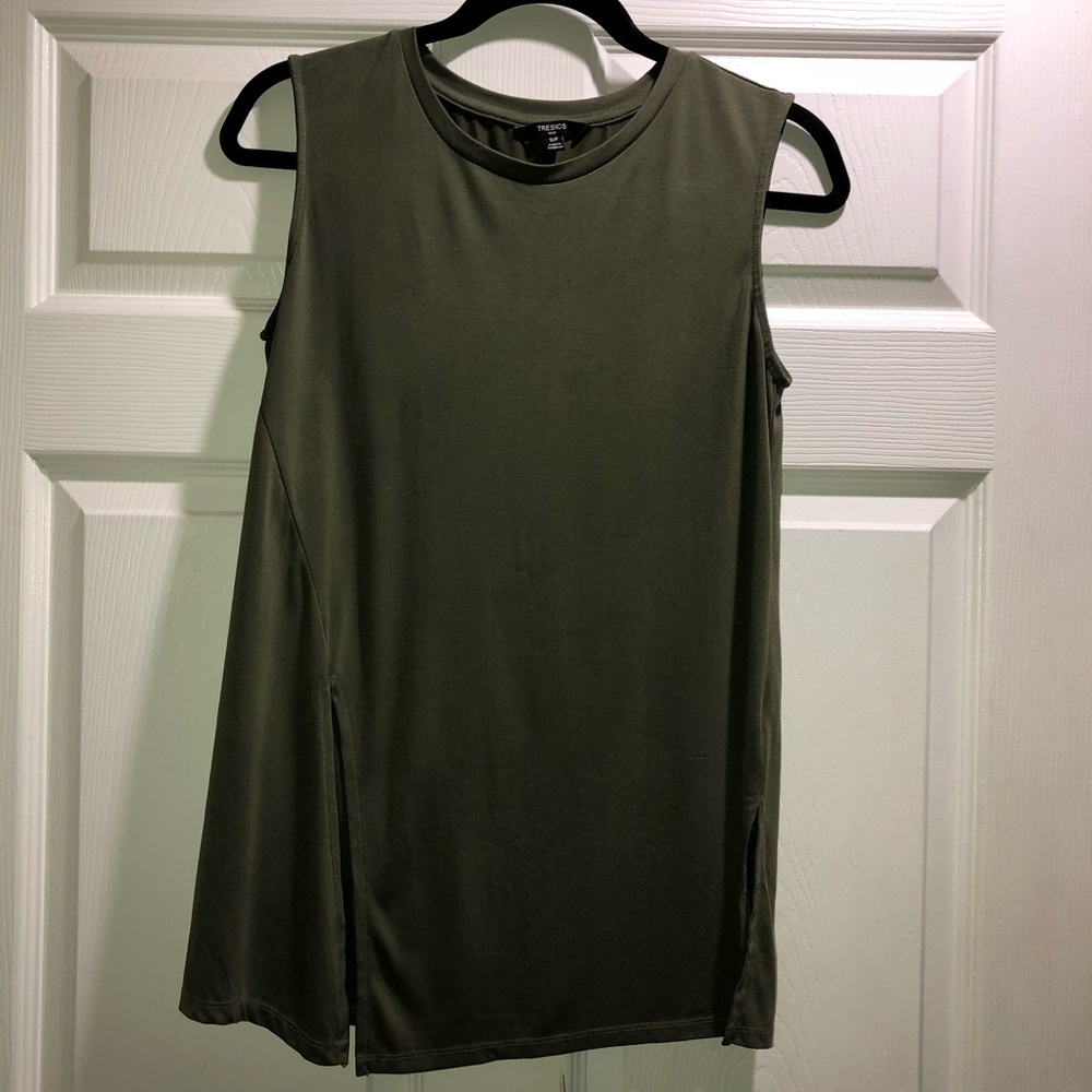 🍄Olvie Green Tresics Luxe Tunic Shirt